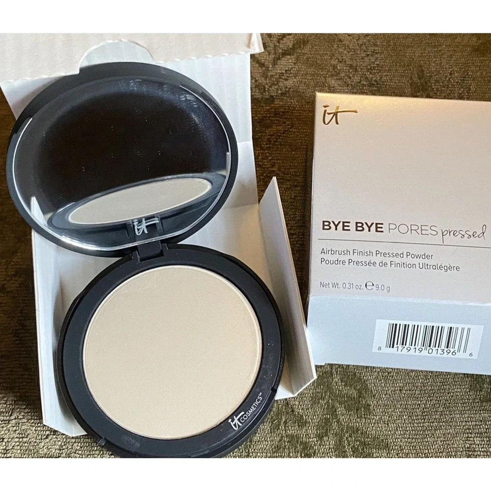 It Cosmetics Bye Bye Pores Pressed 0.3 oz Translucent Powder NEW